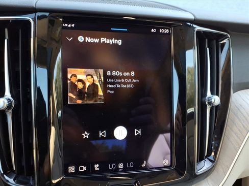 Certified 2023 Volvo XC60 B5 Plus image 23