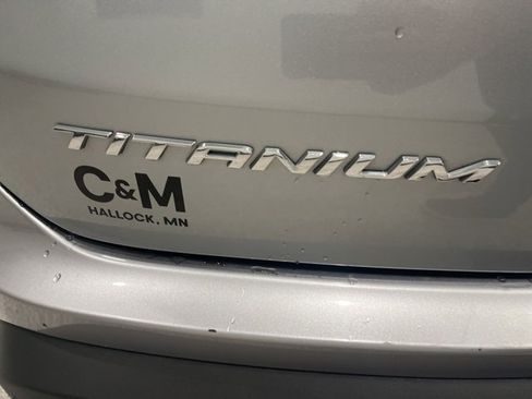 Used 2024 Ford Edge Titanium image 8