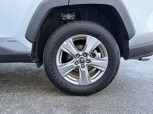 Used 2024 Toyota RAV4 LE AWD/4WD image 36