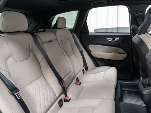 New 2026 Volvo XC60 B5 Plus w/ Climate Package image 24