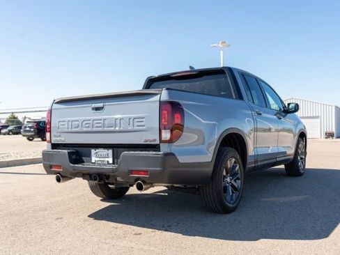 Used 2025 Honda Ridgeline Sport image 7