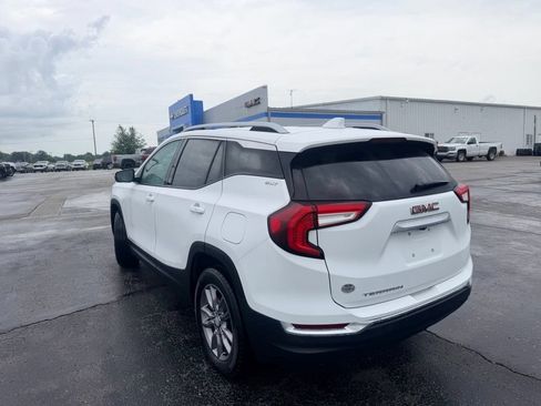 Used 2023 GMC Terrain SLT FWD image 4