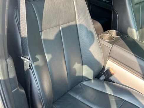 Used 2017 Ford Expedition XLT w/ Equipment Group 201A AWD/4WD image 22