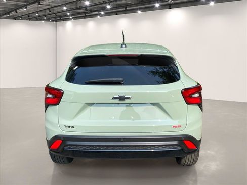 Used 2024 Chevrolet Trax RS w/ Driver Confidence Package FWD image 6
