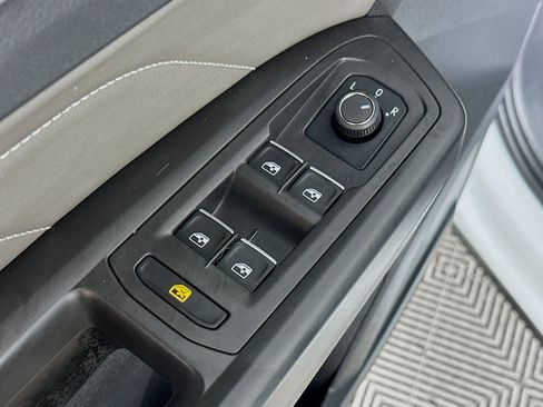 Used 2023 Volkswagen Atlas SE w/ Panoramic Sunroof Package AWD/4WD image 17