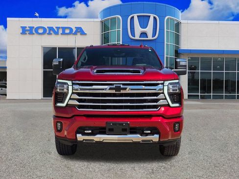 Used 2025 Chevrolet Silverado 2500 High Country w/ High Country Premium Package AWD/4WD image 9