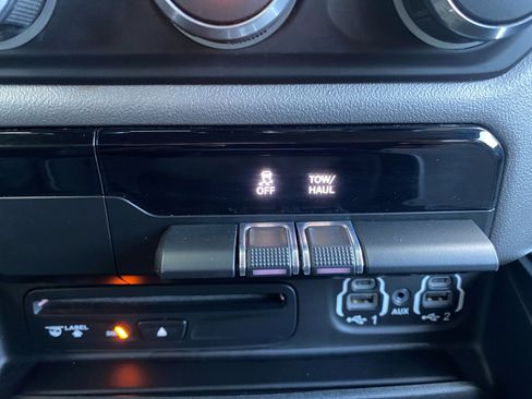 Used 2019 RAM 1500 Big Horn image 27