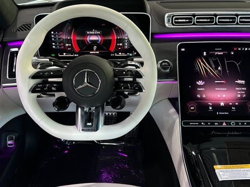 Used 2025 Mercedes-Benz S 63 AMG S image 25