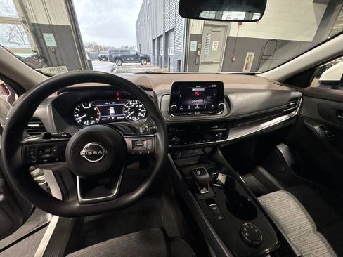 Certified 2023 Nissan Rogue SV image 2