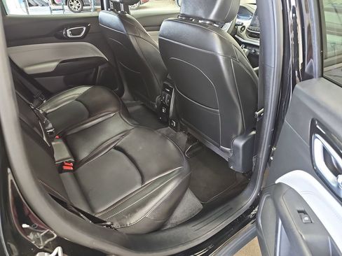 Used 2023 Jeep Compass Limited AWD/4WD image 11