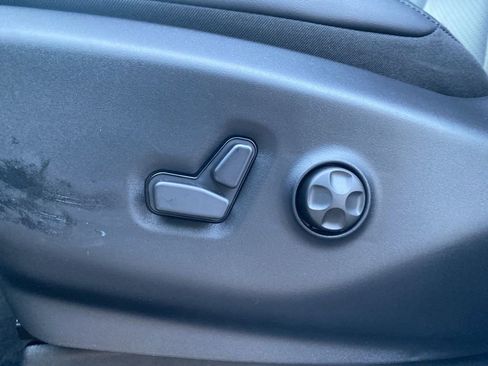 New 2026 Chrysler Pacifica Select FWD image 23