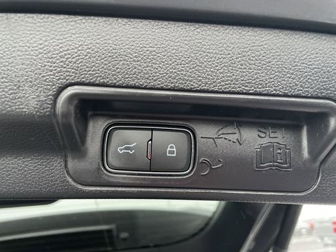 Used 2022 Ford Explorer XLT w/ Equipment Group 202A image 30