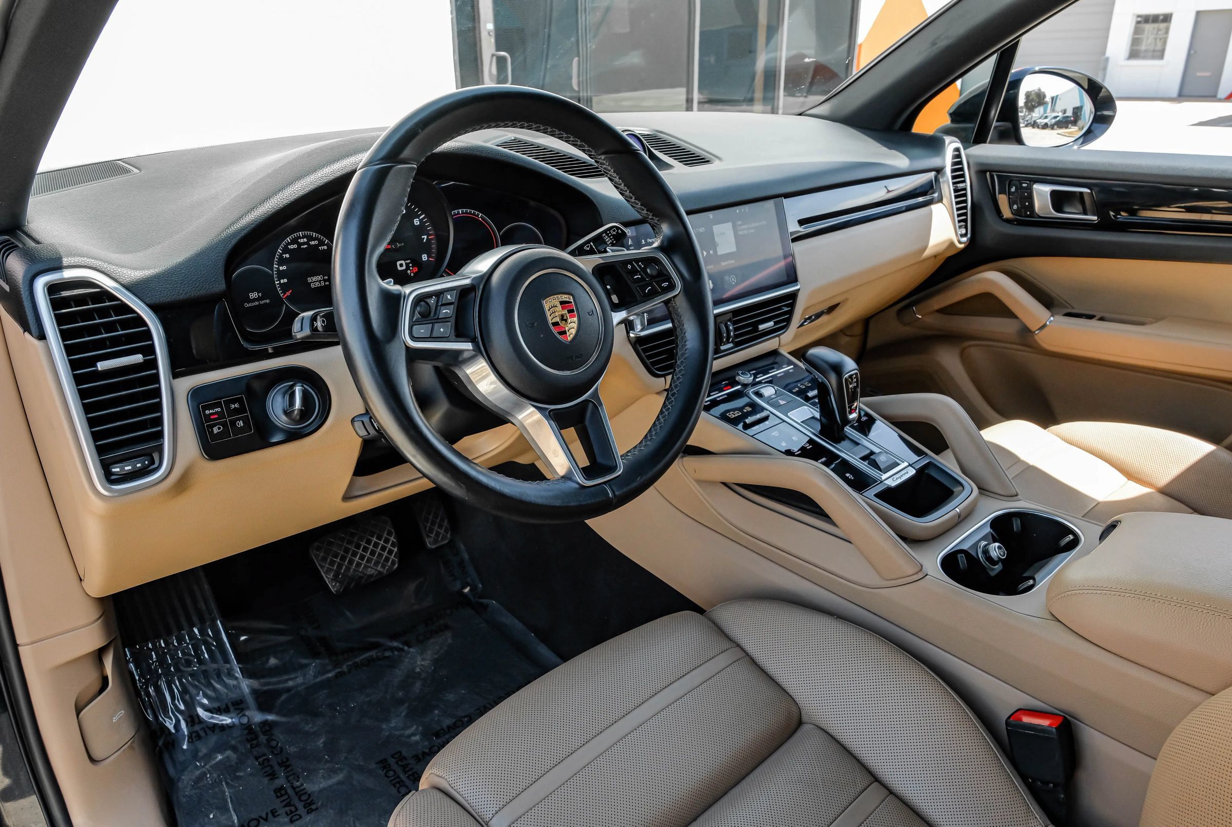 Used 2019 Porsche Cayenne AWD/4WD image 3