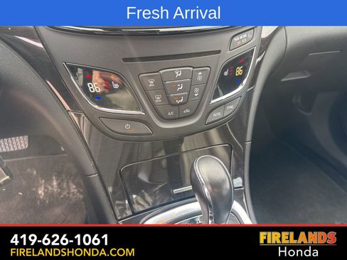 Used 2015 Buick Regal image 24