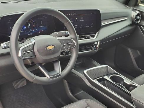 Used 2025 Chevrolet Equinox LT AWD/4WD image 11