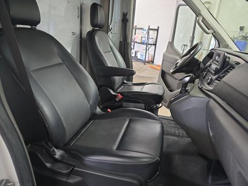 Used 2022 Ford Transit 350 DRW RWD image 10
