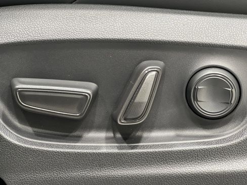New 2026 Subaru Solterra AWD/4WD image 12
