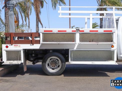 Used 2016 RAM 5500 Tradesman w/ Chrome Appearance Group image 14