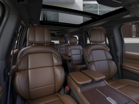 New 2026 Lincoln Navigator L Reserve AWD/4WD image 10