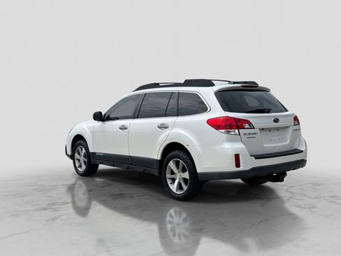Used 2013 Subaru Outback 2.5i Limited AWD/4WD image 4