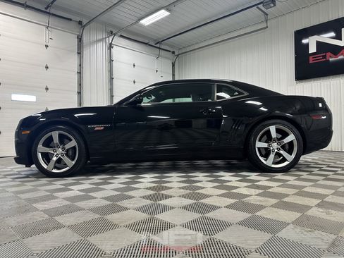 Used 2010 Chevrolet Camaro SS w/ RS Package RWD image 11