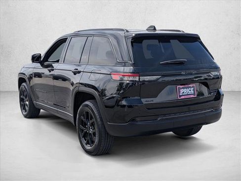 Used 2024 Jeep Grand Cherokee Altitude AWD/4WD image 9