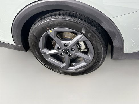 Used 2025 Kia K4 LXS image 11