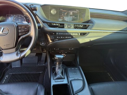 Used 2019 Lexus ES 350 w/ Luxury Package image 15