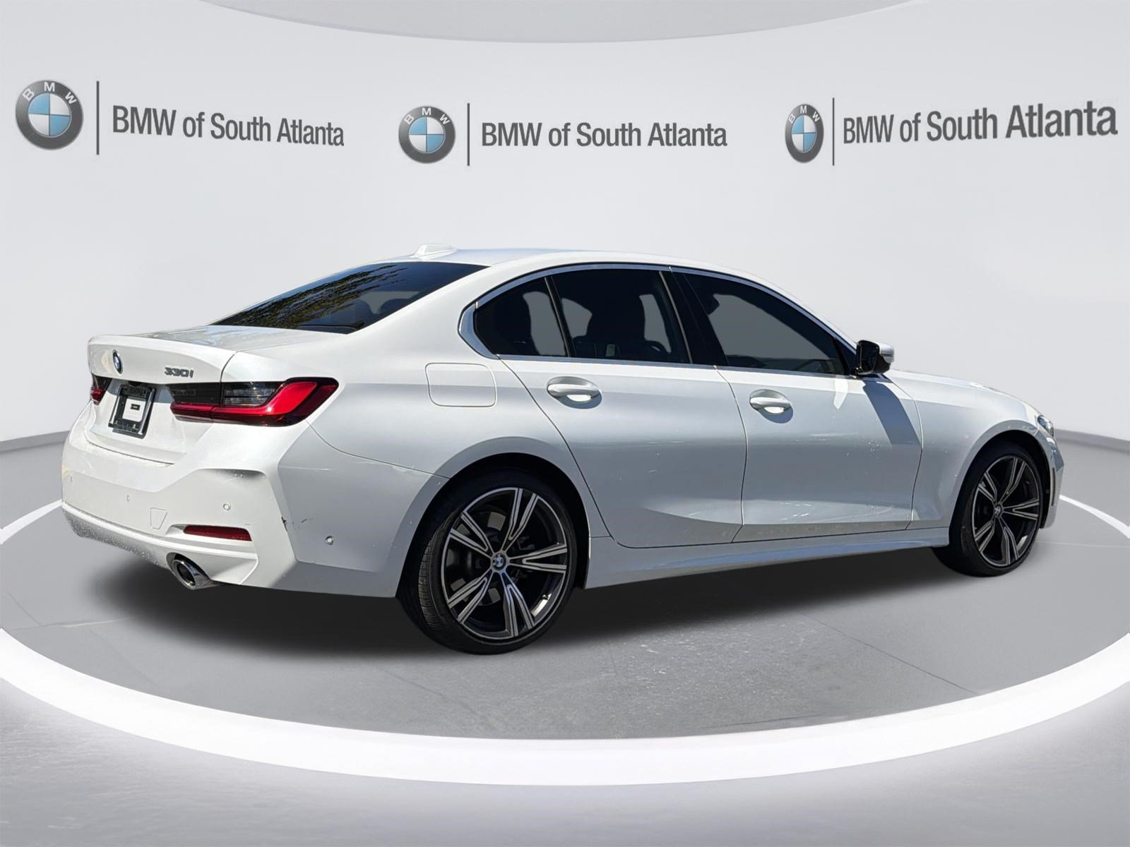 Used 2024 BMW 330i Sedan w/ Premium Package RWD image 27