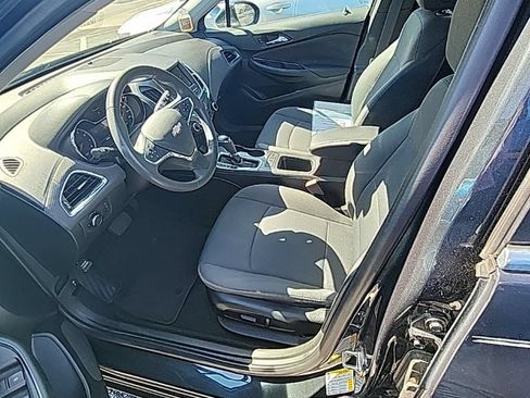 Used 2019 Chevrolet Cruze LT w/ Convenience Package FWD image 5