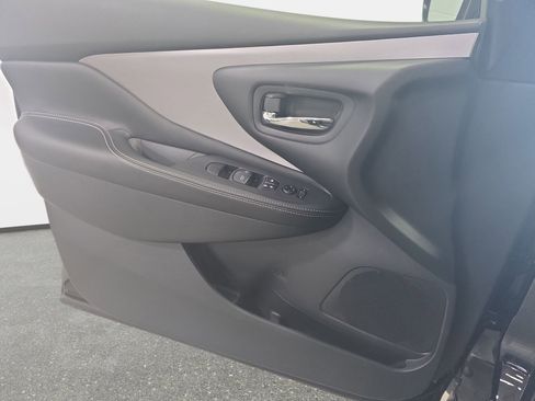 Used 2024 Nissan Murano SV w/ SV Midnight Edition Package FWD image 25