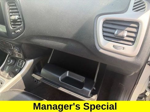 Used 2020 Jeep Compass Latitude w/ Cold Weather Group AWD/4WD image 42