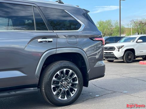 Certified 2024 Toyota Sequoia Limited AWD/4WD image 11