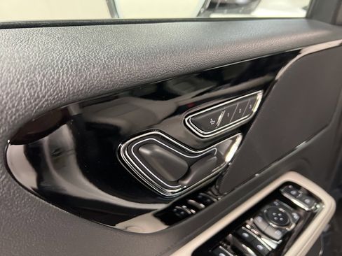 New 2026 Lincoln Aviator AWD image 28