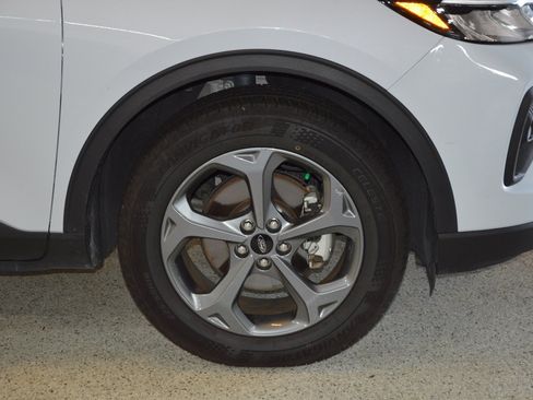 Used 2025 Ford Escape ST-Line Select AWD/4WD image 9