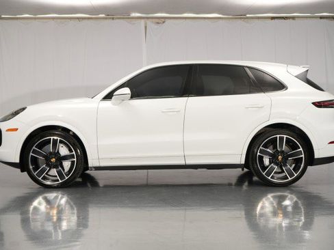 Used 2019 Porsche Cayenne Turbo AWD/4WD image 2