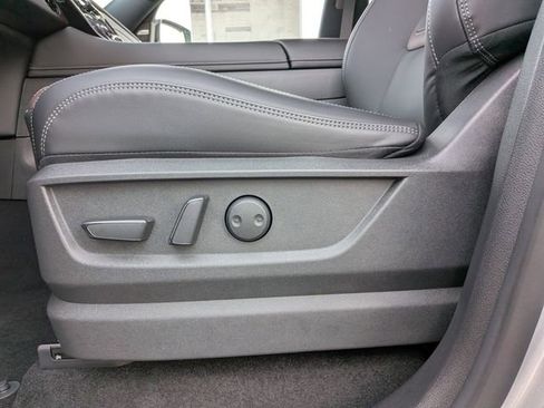 New 2026 Nissan Armada SL w/ Captain's Chari Seat Package image 17