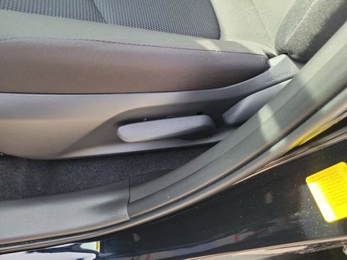 Certified 2025 Toyota RAV4 LE AWD/4WD image 25