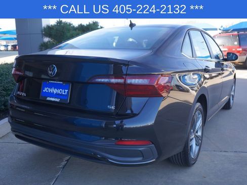Used 2024 Volkswagen Jetta SE image 11