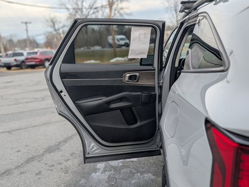 Used 2022 Kia Sorento S w/ Panoramic Sunroof Package image 34