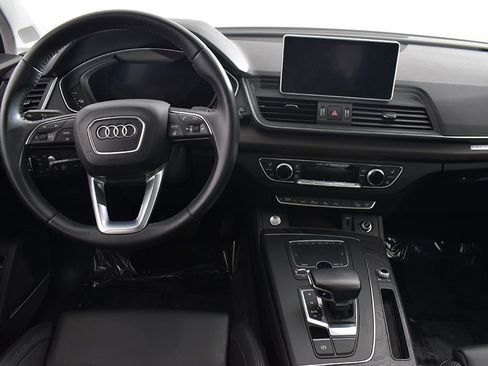 Used 2020 Audi Q5 e Prestige w/ Prestige Package image 17