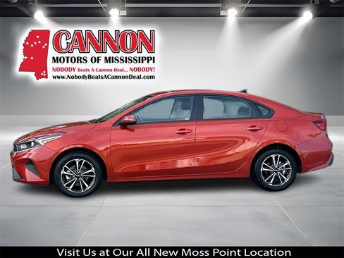Used 2024 Kia Forte LXS w/ LXS Technology Package image 2
