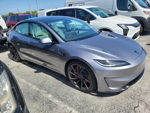Used 2025 Tesla Model 3 Performance AWD/4WD image 10