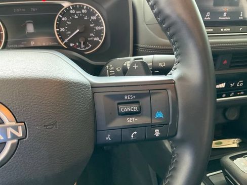 Used 2025 Nissan Rogue SV AWD/4WD image 10