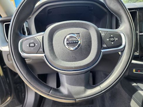 Used 2019 Volvo XC60 T5 Momentum w/ Premium Package AWD/4WD image 17