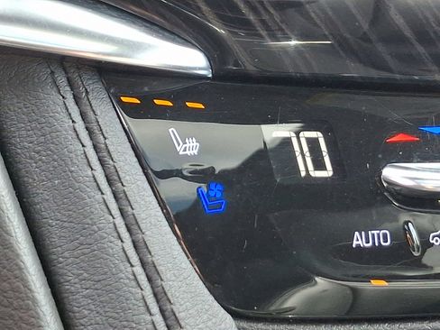 Used 2023 Cadillac XT6 Premium Luxury image 23