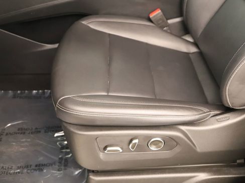 Used 2024 Cadillac Escalade Luxury AWD/4WD image 24