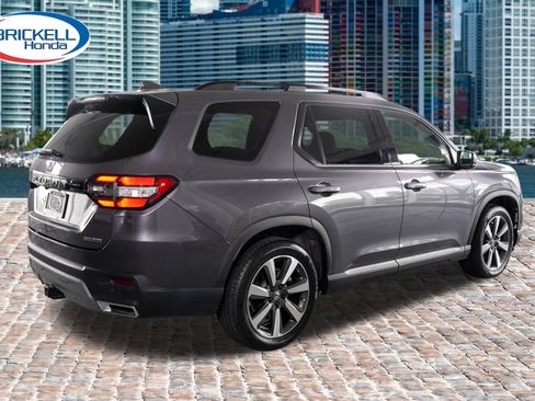 Certified 2023 Honda Pilot Touring image 8