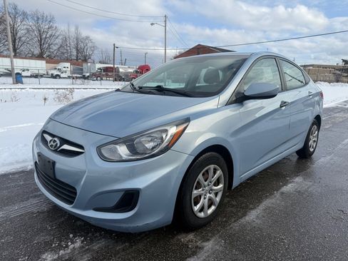 Used 2012 Hyundai Accent GLS w/ Comfort Pkg 2 image 7