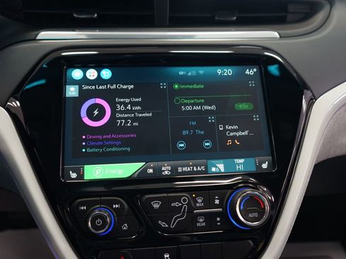 Used 2018 Chevrolet Bolt Premier w/ Driver Confidence II Package FWD image 36